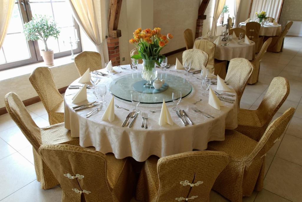 Hotel Folwark Згеж Экстерьер фото