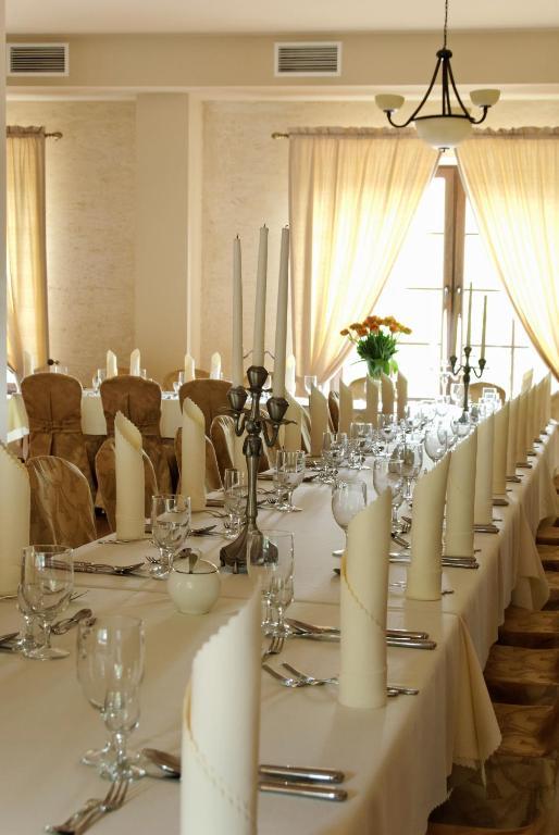 Hotel Folwark Згеж Экстерьер фото