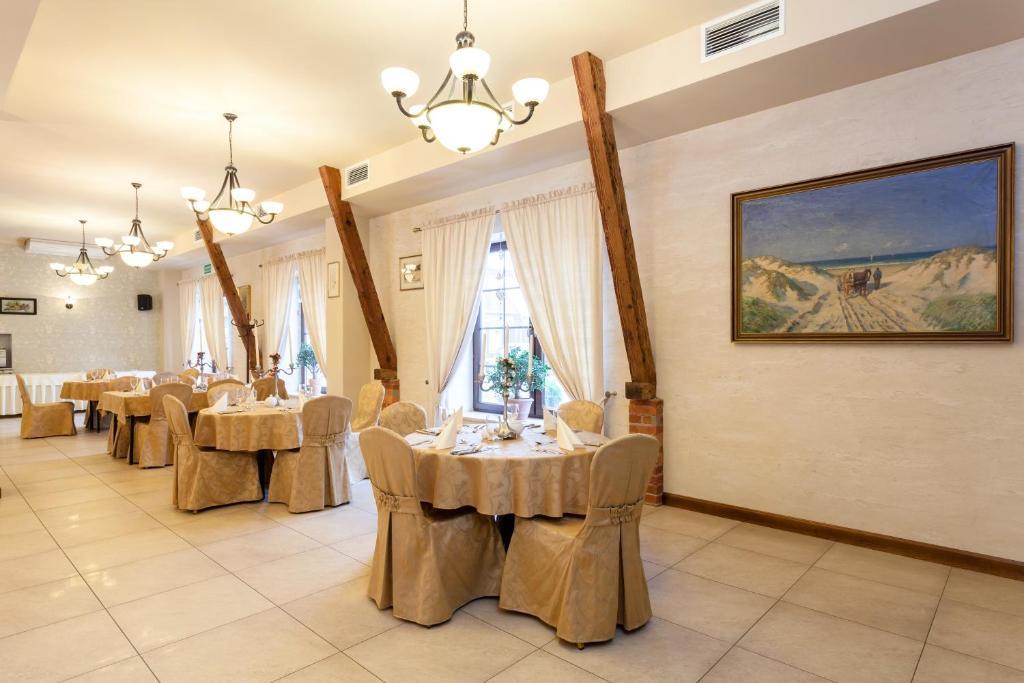 Hotel Folwark Згеж Экстерьер фото