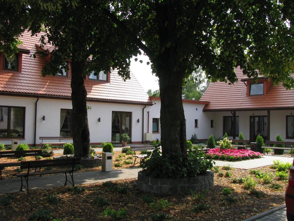 Hotel Folwark Згеж Экстерьер фото