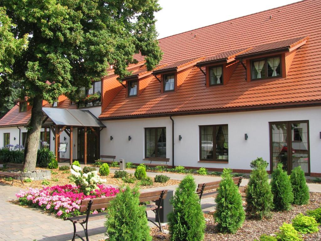 Hotel Folwark Згеж Экстерьер фото